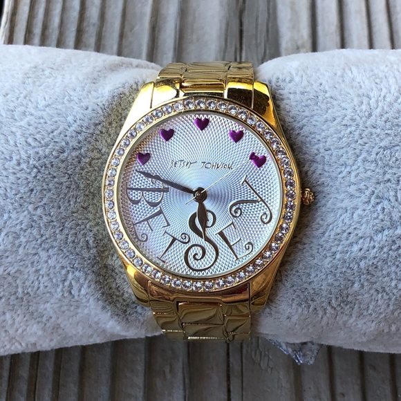 Betsey Johnson Accessories - 🎁 Like New Betsey Johnson Gold Tone Watch!